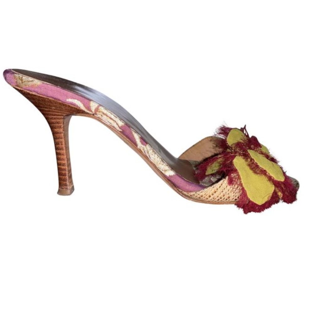 Vera Wang Pink Floral Kitten Heel